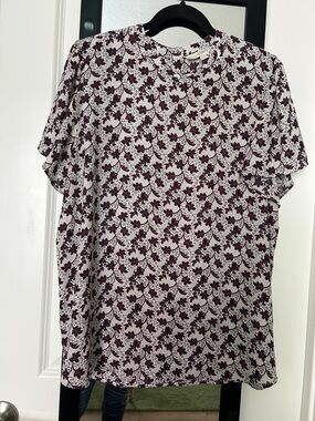 LOFT Burgundy Floral Flutter Sleeve Top. Pretty material. Great for summer.